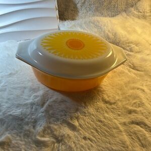 Vintage PYREX Sunflower/Daisy Orange Bottom 1 1/2 Quart Casserole Dish with Lid